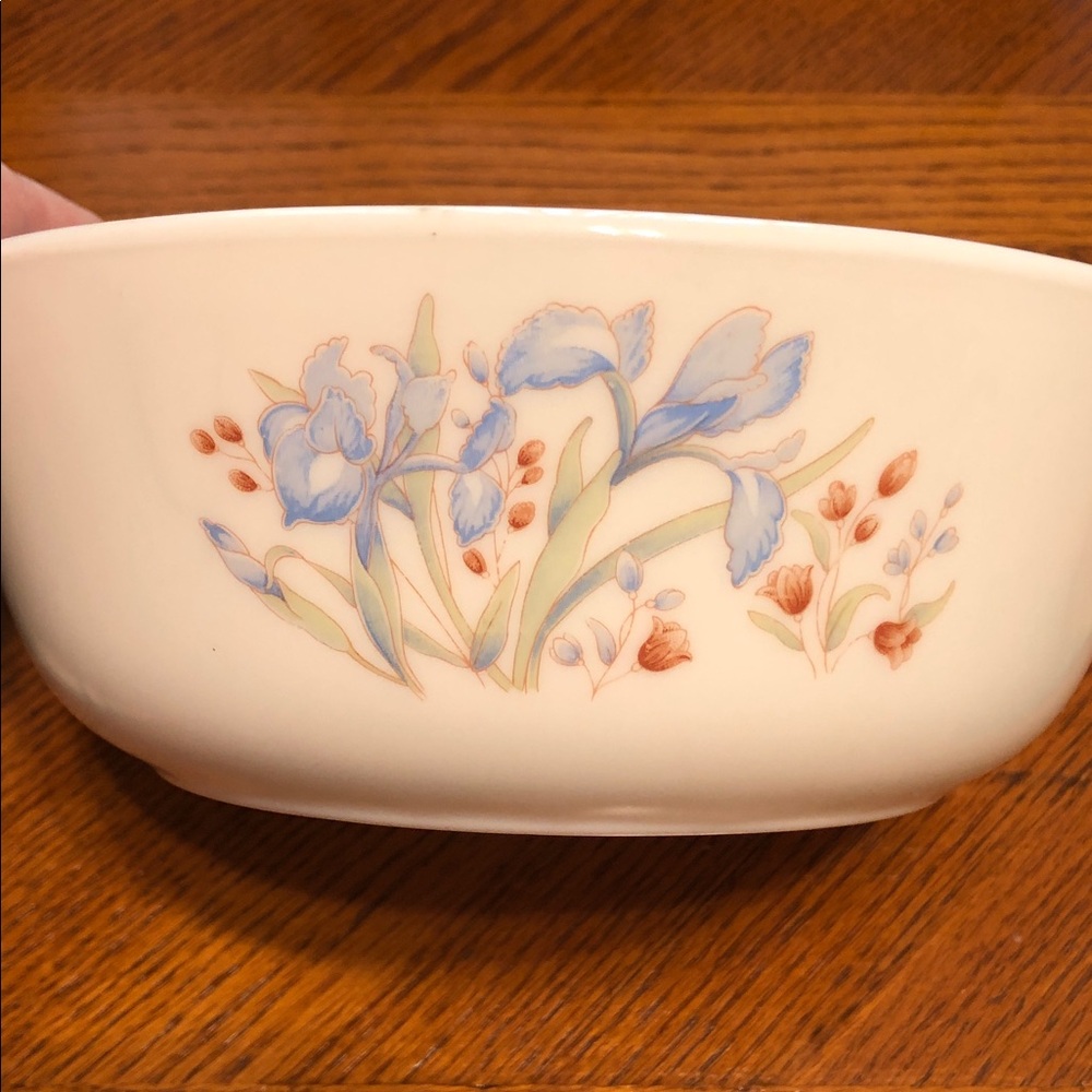 Pyrex Bowl “Blue Iris” 80’s. Bottom says “PYREX England no stovetop no broiler”